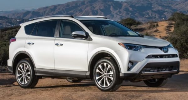 Четвъртото поколение RAV4 предложи стандартно междуосие за автомобила, но дължината отново се увеличи с 23,5 см, което допринесе за 47% повече багажно пространство в сравнение с предшественика му. Изцяло новото окачване беше проектирано да подобри комфорта на возене, но без да жертва стабилността. По-усъвършенстваната AWD технология дойде с новата интелигентна система за динамичен контрол. Появиха се две нови функции: контрол в завой и режим на спортно шофиране. Опциите за задвижване първоначално се състояха от 2,0 и 2,5-литрови бензинови двигатели и 2,0 и 2,2-литрови дизелови.
През 2016 г. RAV4 претърпя най-голямата си промяна! Първият хибриден компактен SUV на Toyota беше представен с обща системна мощност от 197 конски сили с E-Four електрическо задвижване на всички колела.